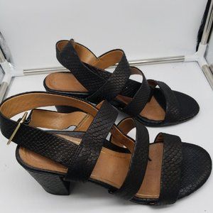 Vionic strappy  black heels size 9.5